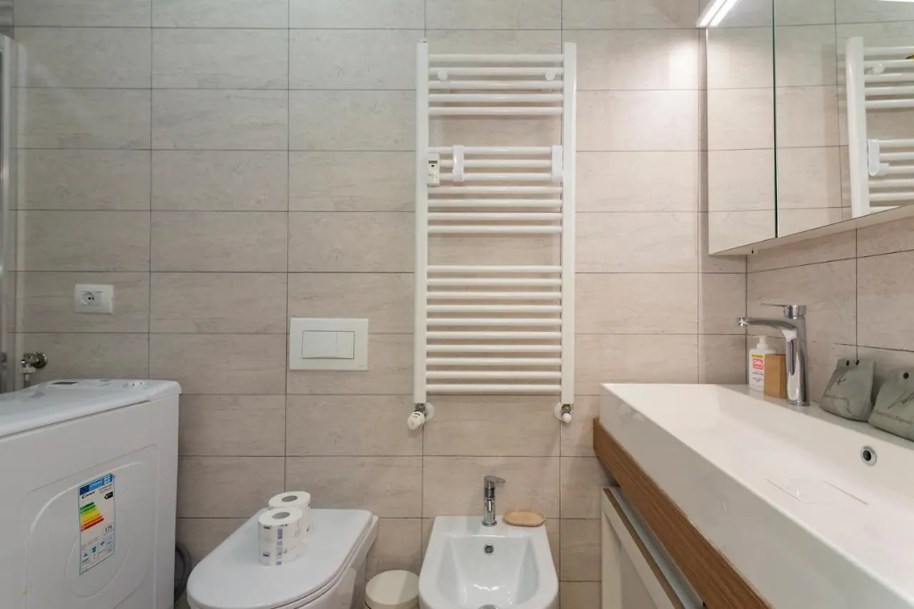 Comodo Appartamento Vicino A Stazione Centrale - Brianza Master Guest Milánó Apartman